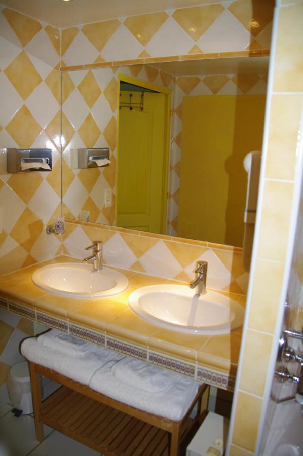 Residence Le Saint Victor Fontvieille Esterno foto