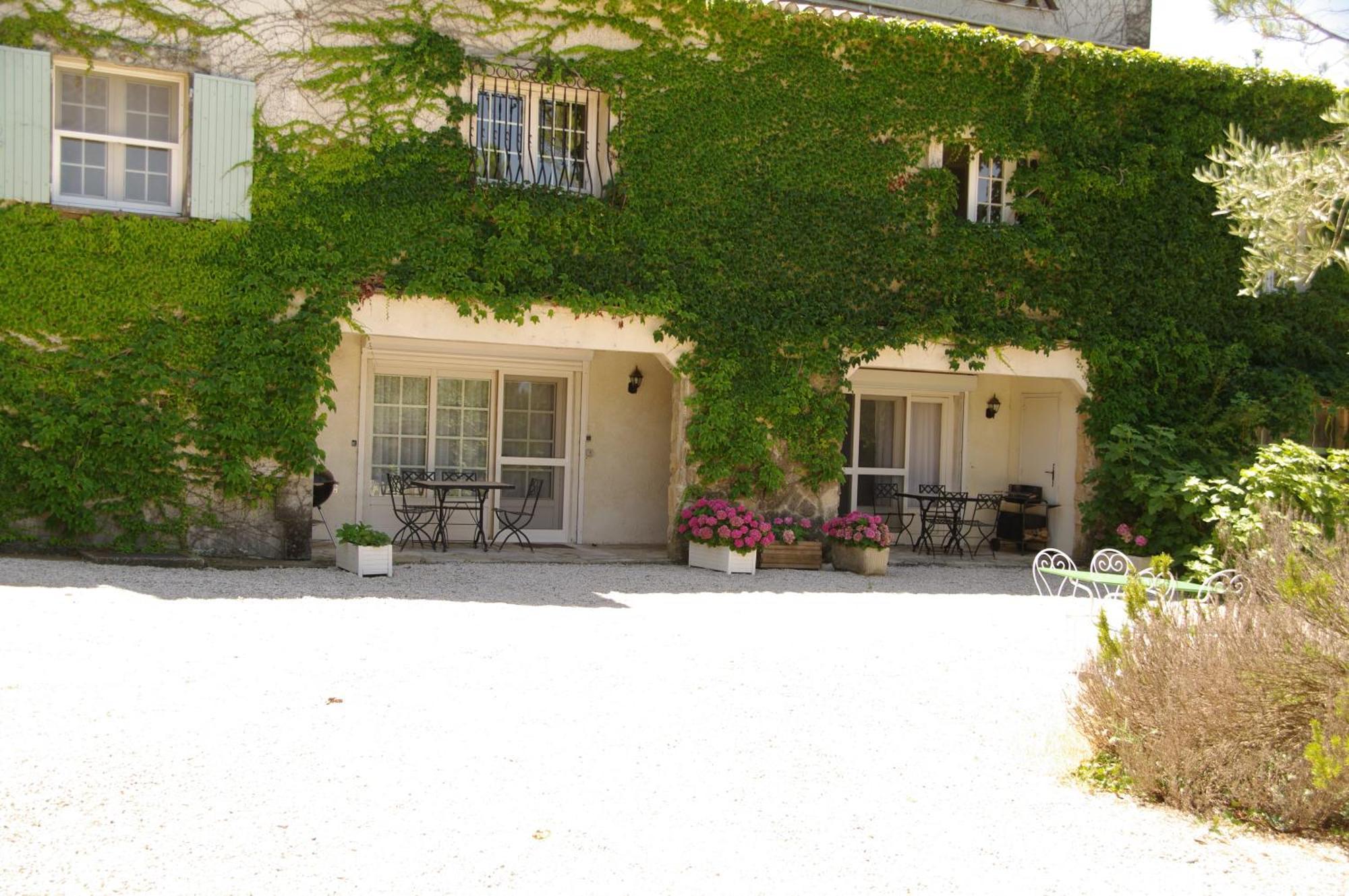 Residence Le Saint Victor Fontvieille Esterno foto