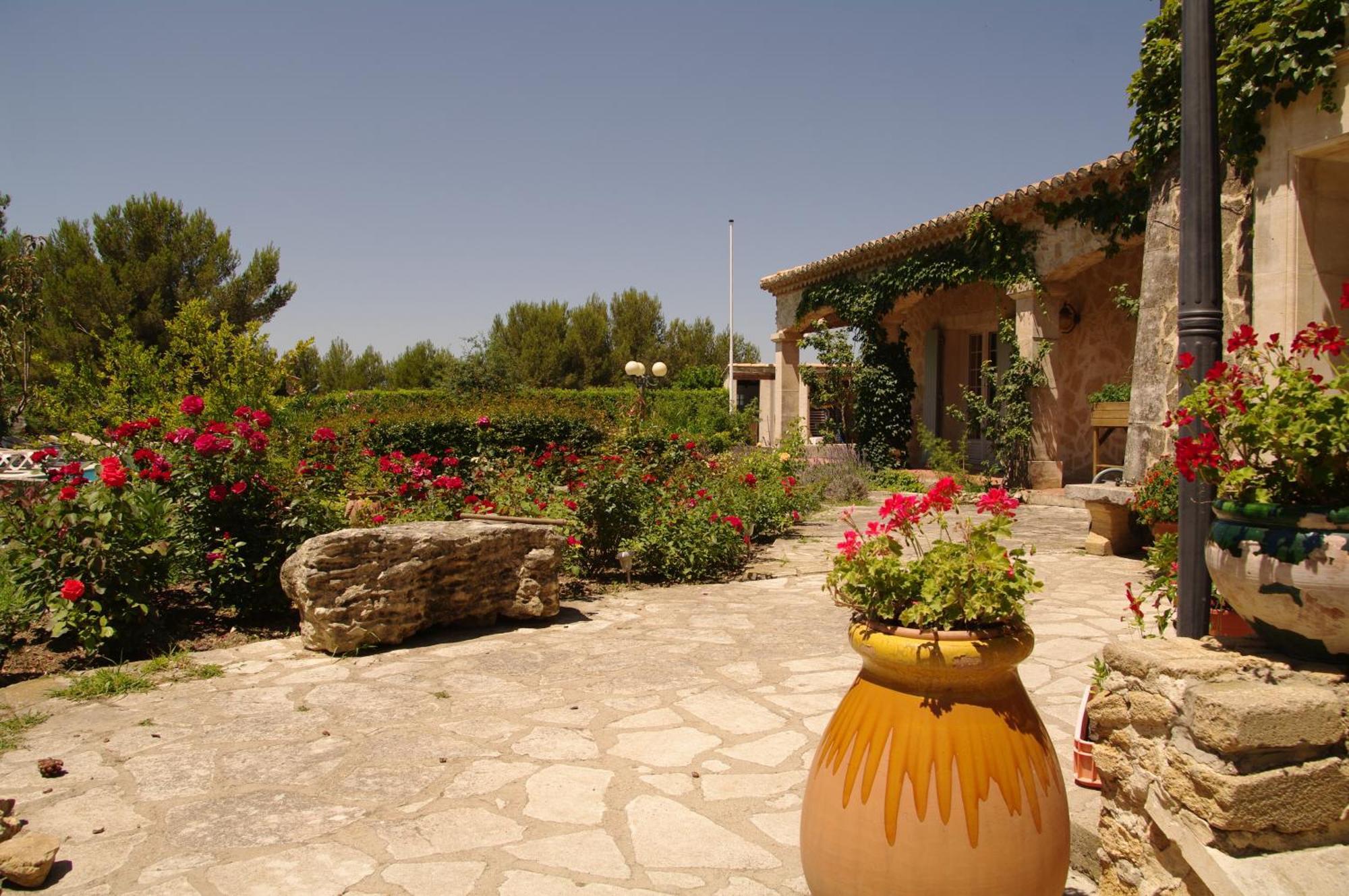 Residence Le Saint Victor Fontvieille Esterno foto
