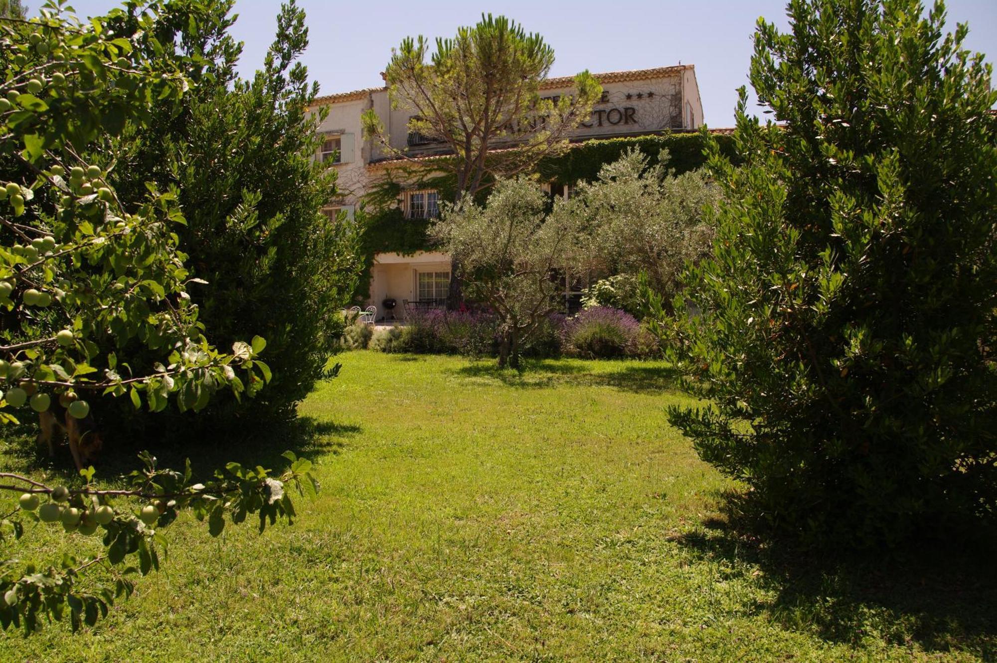 Residence Le Saint Victor Fontvieille Esterno foto