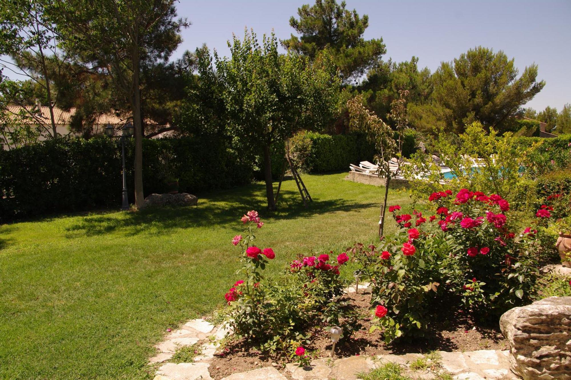 Residence Le Saint Victor Fontvieille Esterno foto