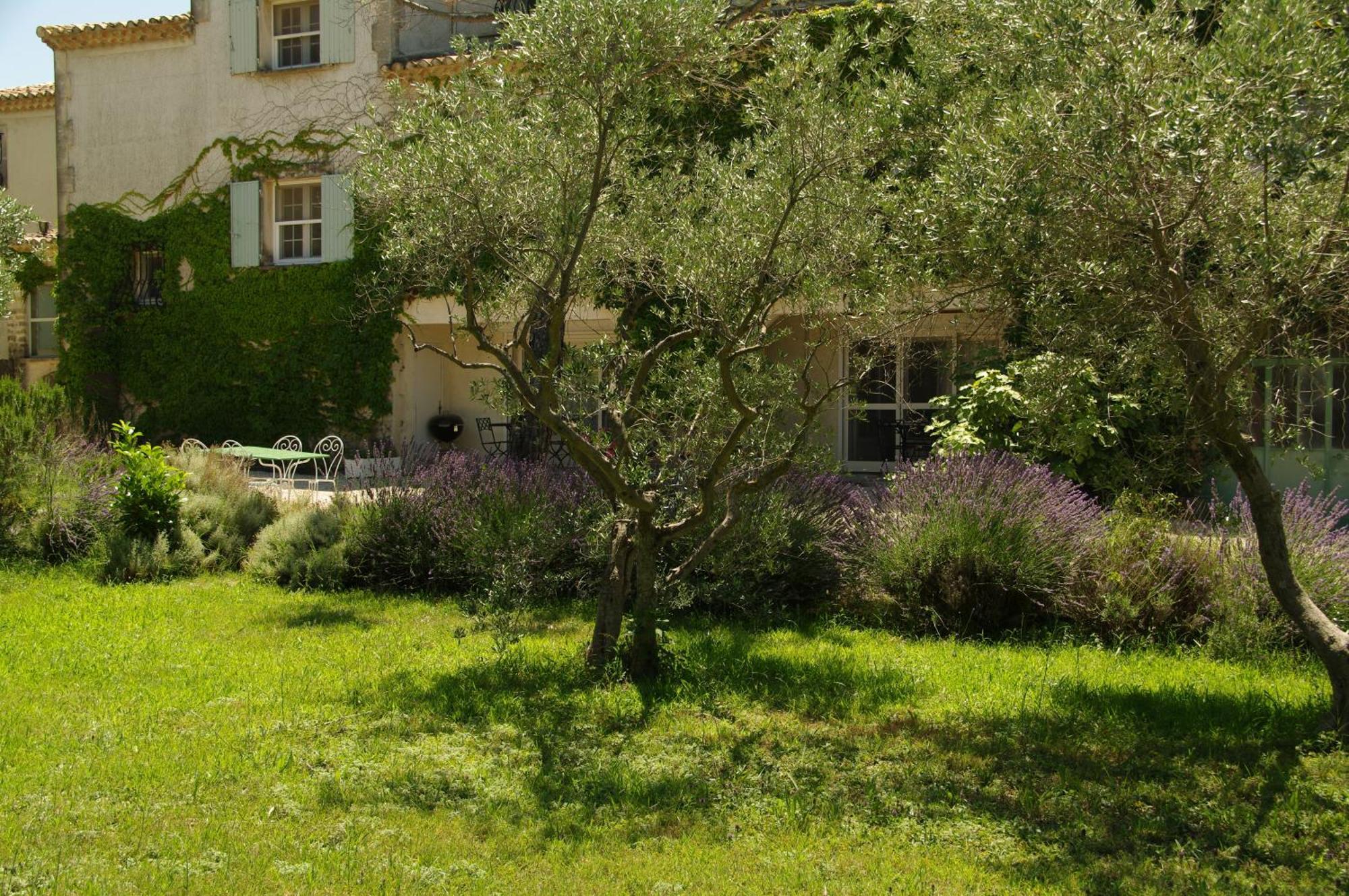 Residence Le Saint Victor Fontvieille Esterno foto