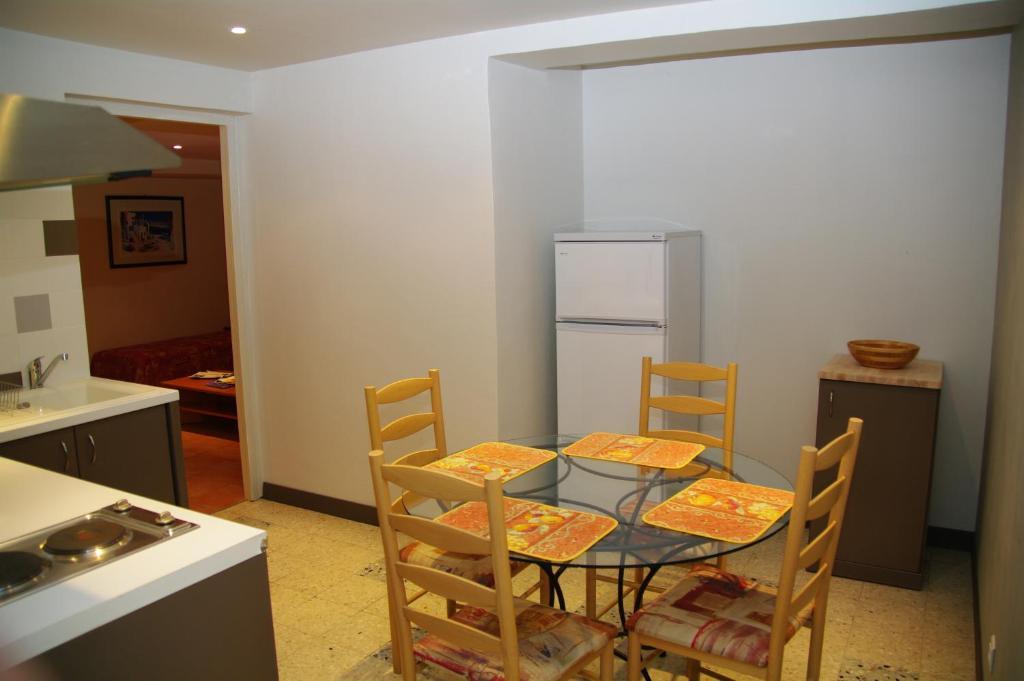Residence Le Saint Victor Fontvieille Esterno foto