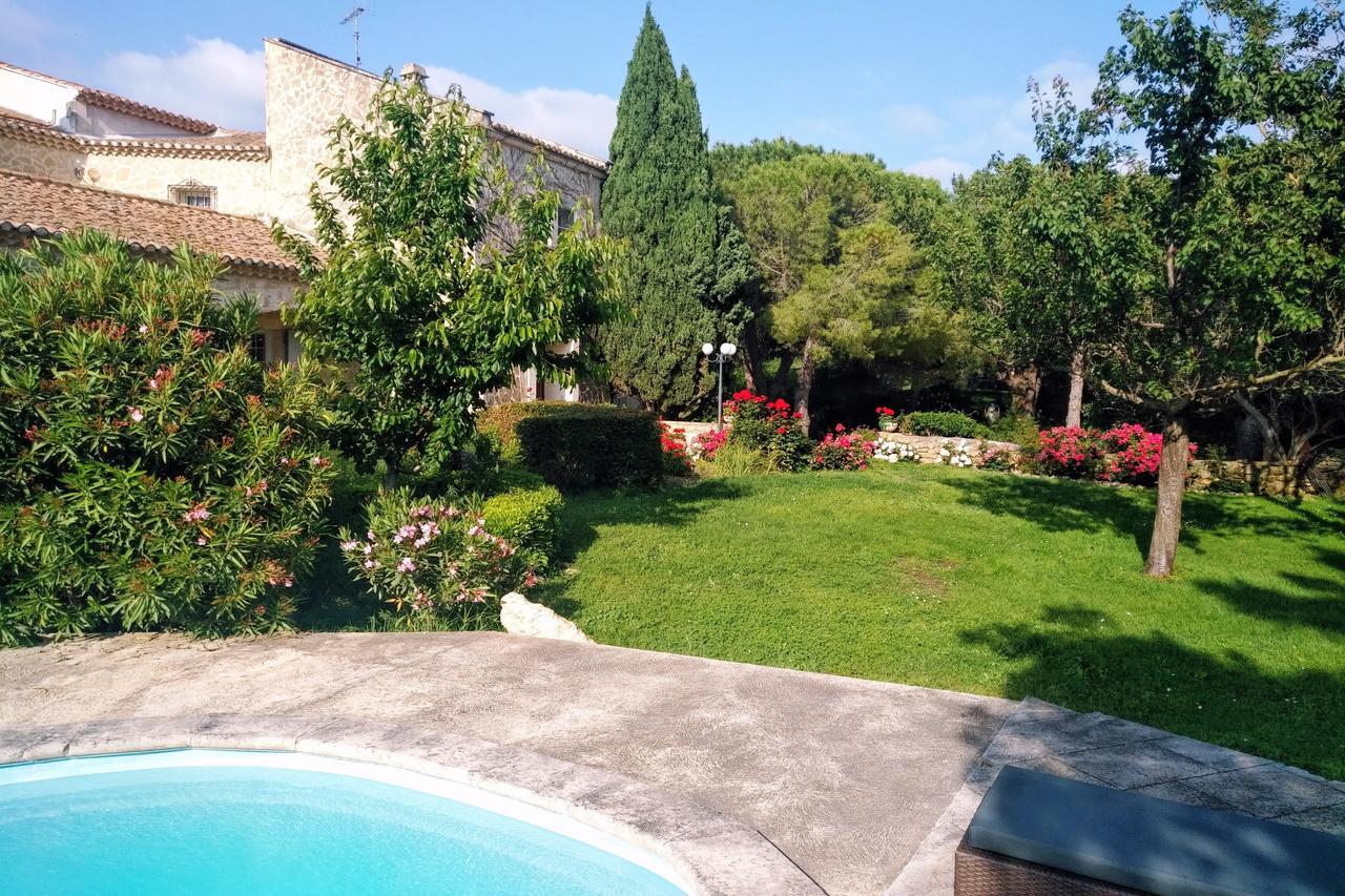 Residence Le Saint Victor Fontvieille Esterno foto