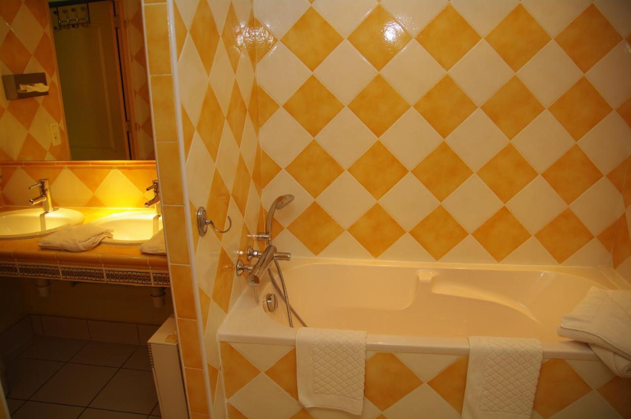 Residence Le Saint Victor Fontvieille Esterno foto
